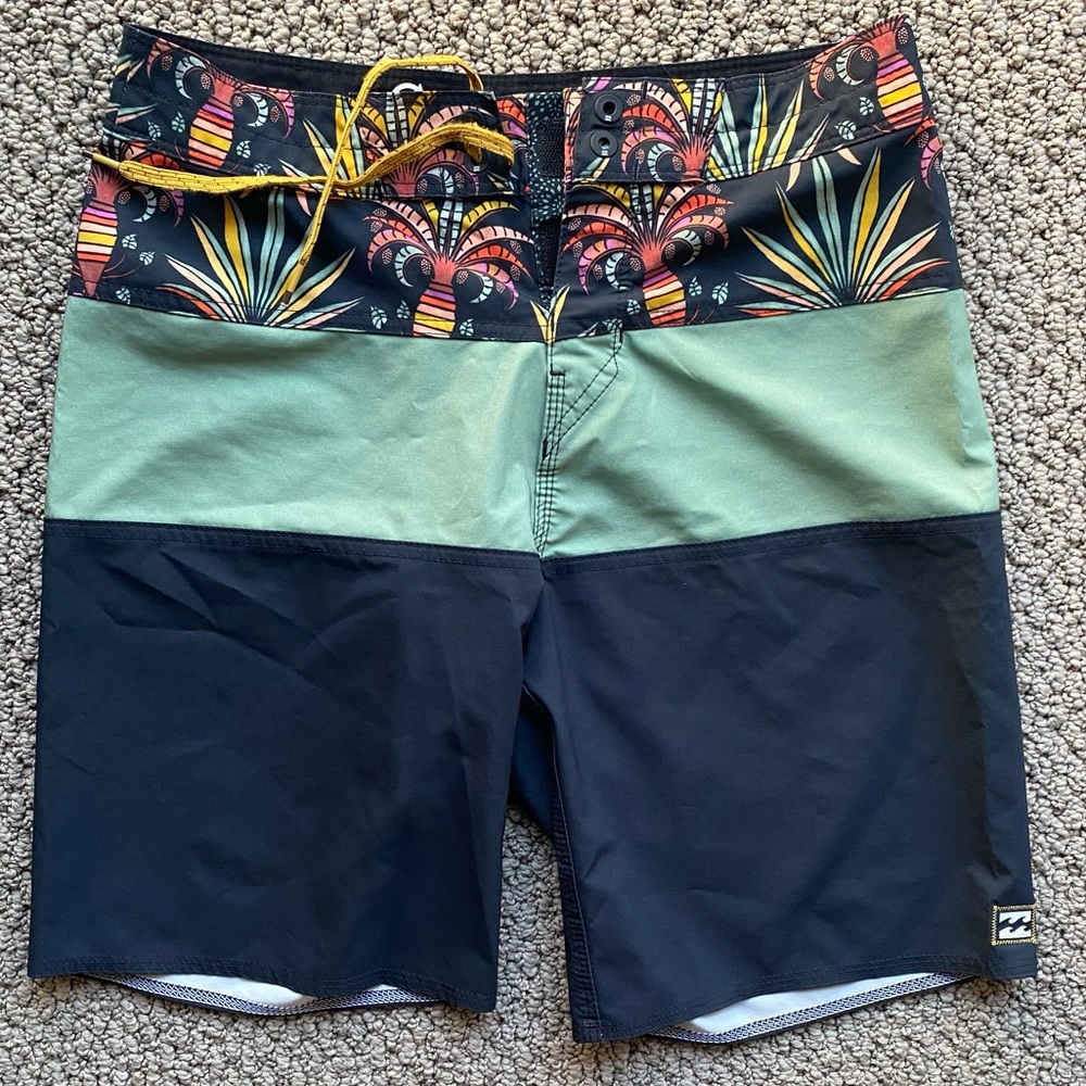 Billabong board shorts - size 26 waist